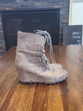 Sorel Joan of Arctic Wedge Size 7